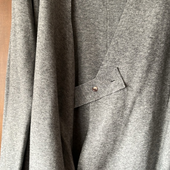 Heartloom wrap sweater - Picture 3 of 8